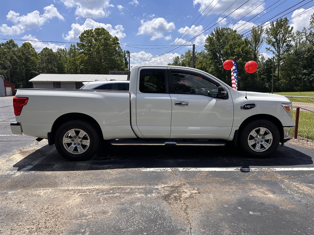 2017 Nissan Titan