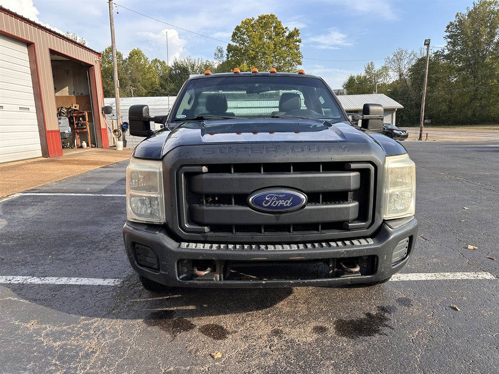 2013 Ford F-350 Super Duty Chassis Cab XL