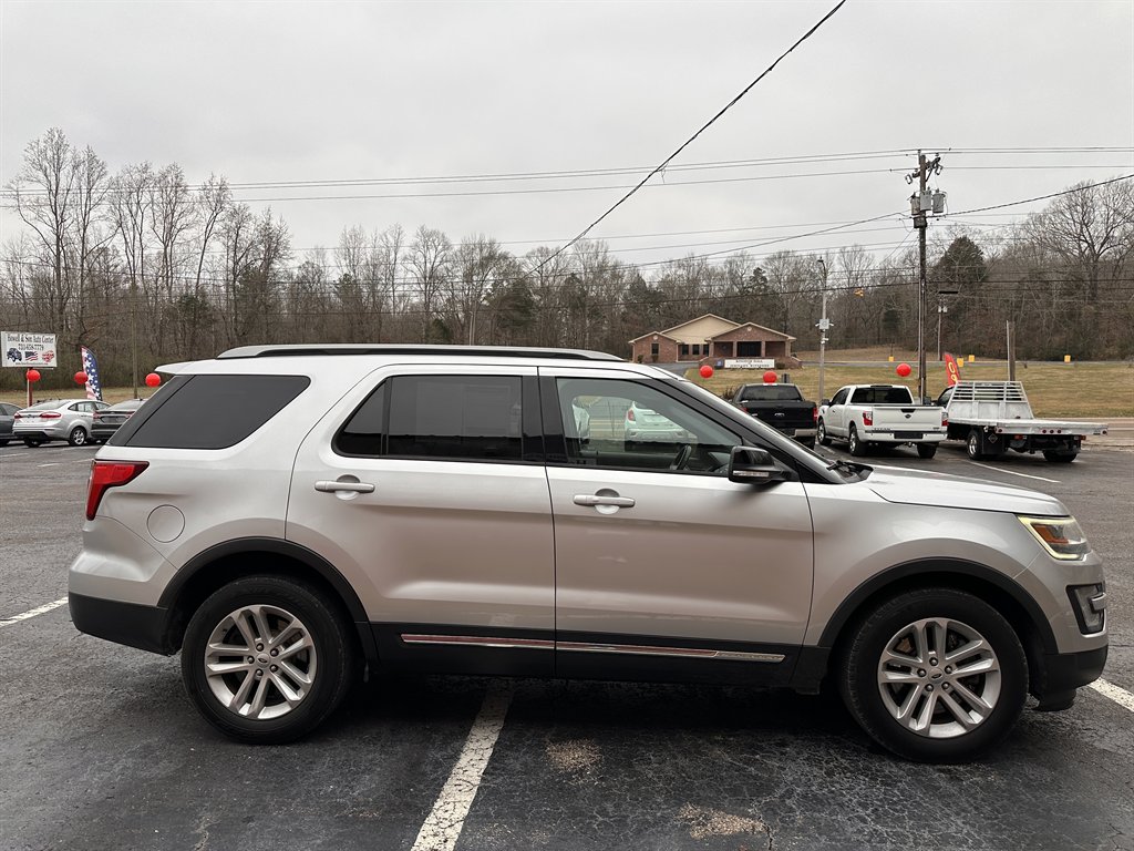2017 Ford Explorer XLT's photo